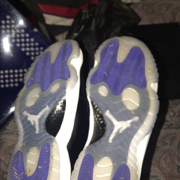 Jordan 11 Space Jams - Picture 3 of 6